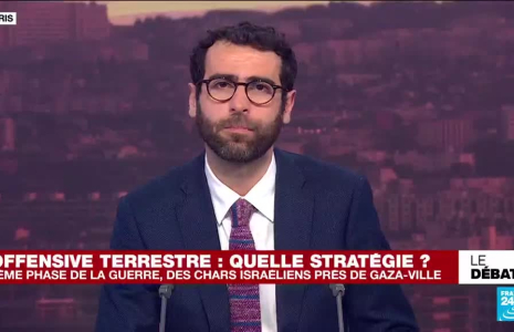 Quelle stratégie pour l'offensive terrestre ? Les chars israéliens proches de Gaza- ville