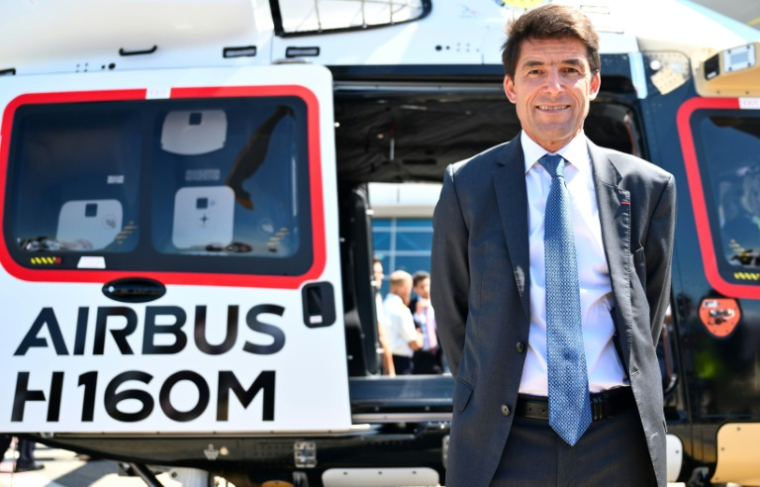 Bruno Even, directeur exécutif d'Airbus Helicopters à Marignane, dans le sud de la France, lors du début des vols d'essais de l'hélicoptère H160M Guépard, le 24 juillet 2025 ( AFP / Christophe SIMON )