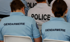 Le ministère de l'Intérieur prévoit de recruter 2.681 fonctionnaires en 2024, répartis entre gendarmerie et police. ( POOL/AFP / LUDOVIC MARIN )