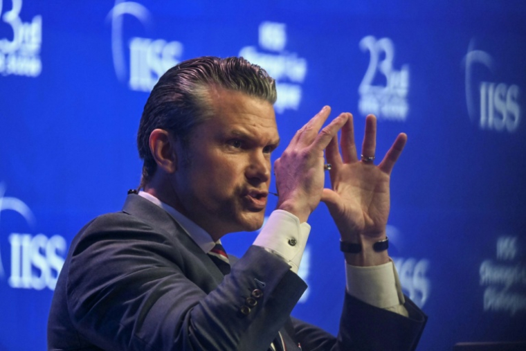 Le ministre américain de la Défense, Pete Hegseth, pendant le Dialogue de Shangri-La à Singapour le 30 mai 2026 ( AFP / JAM STA ROSA )