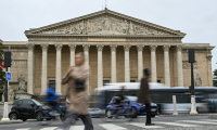 La "niche fiscale" des retraités est l'un des points les plus sensibles du projet de loi de finances (PLF): le remplacement de l'abattement fiscal de 10% dont ils bénéficient sur leur pension par un forfait de 2.000 euros ( AFP / Martin LELIEVRE )