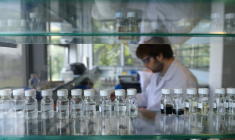 ( AFP / ERIC FEFERBERG )