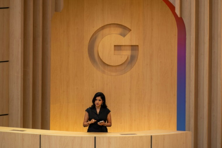 Vidhya Srinivasan, vice-président chargé de la publicité et du commerce sur Google, lors de l'événement marketing annuel de l'entreprise, à Mountain View, en Californie, le 20 mai, 2025. ( AFP / Camille Cohen )