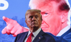 Donald Trump assiste à son meeting de campagne à Grand Rapids