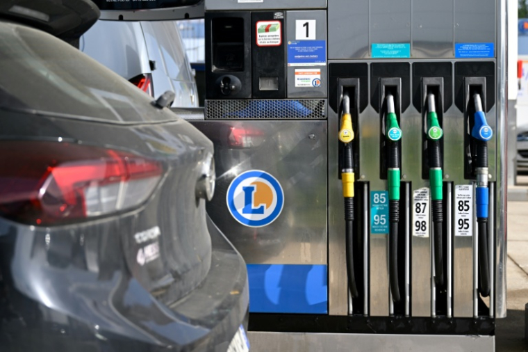 Une station-service Leclerc à Thionville, le 9 mars 2026 en Moselle ( AFP / Jean-Christophe VERHAEGEN )