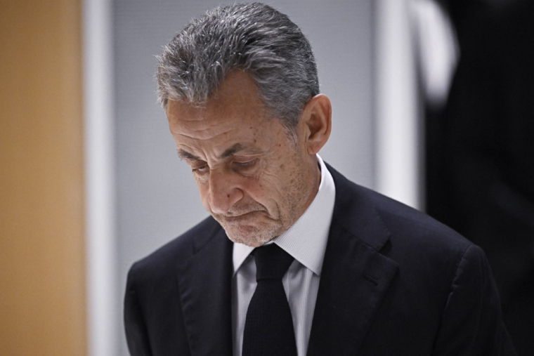 Nicolas Sarkozy, à Paris, le 25 septembre 2025 ( AFP / JULIEN DE ROSA )