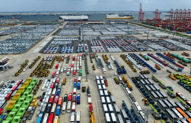 Des véhicules destinés à l'exportation au port de Suzhou, dans la province du Jiangsu, le 9 septembre 2026 dans l'est de la Chine ( CN-STR / - )