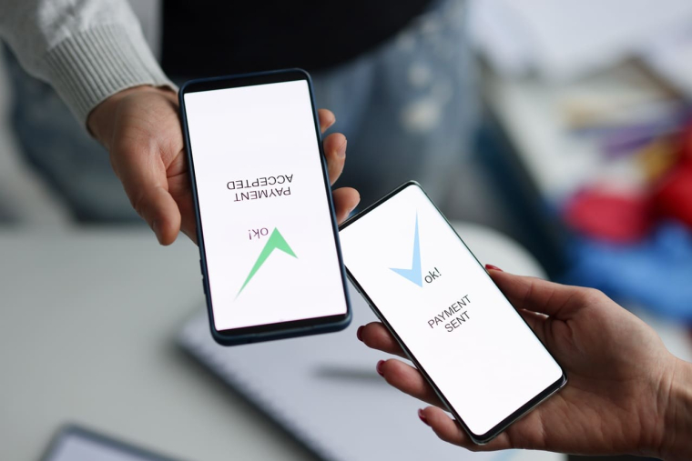 (Fluidité et sécurité des virements bancaires : quelles sont les nouveautés à venir ? - Visuel Adobe Stock)