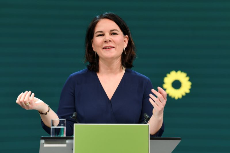 LES PATRONS ALLEMANDS PENCHENT POUR LES VERTS EN VUE DES ÉLECTIONS