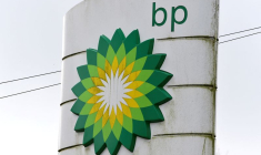 Un logo BP est photographié dans une station-service de Llanteg