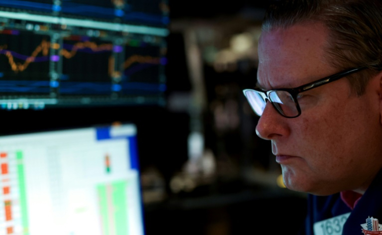 Un opérateur à la Bourse de New York, le 19 mai 2025. ( AFP / TIMOTHY A. CLARY )
