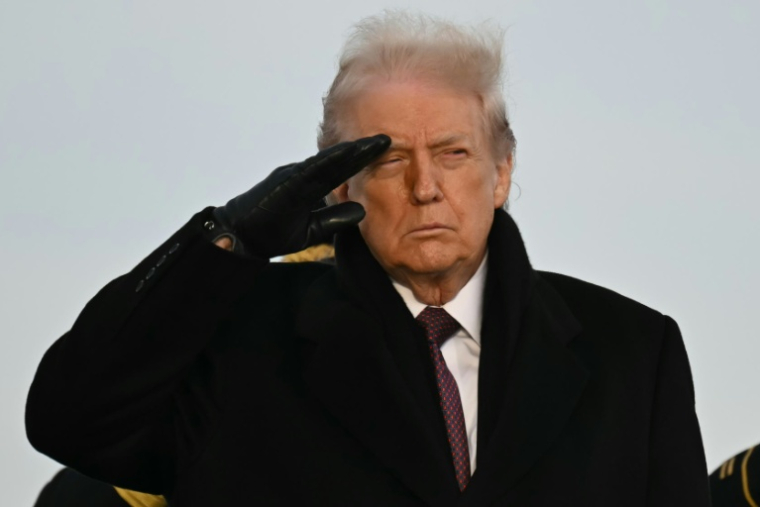 Le président américain Donald Trump lors d'une cérémonie sur la base aérienne de Dover, dans le Delaware, aux Etats-Unis, le 17 décembre 2025  ( AFP / ANDREW CABALLERO-REYNOLDS )