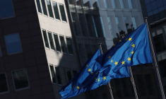 BRUXELLES PRÊT À OUVRIR UNE ENQUÊTE SUR L'OFFRE D'ESSILORLUXOTTICA SUR GRANDVISION