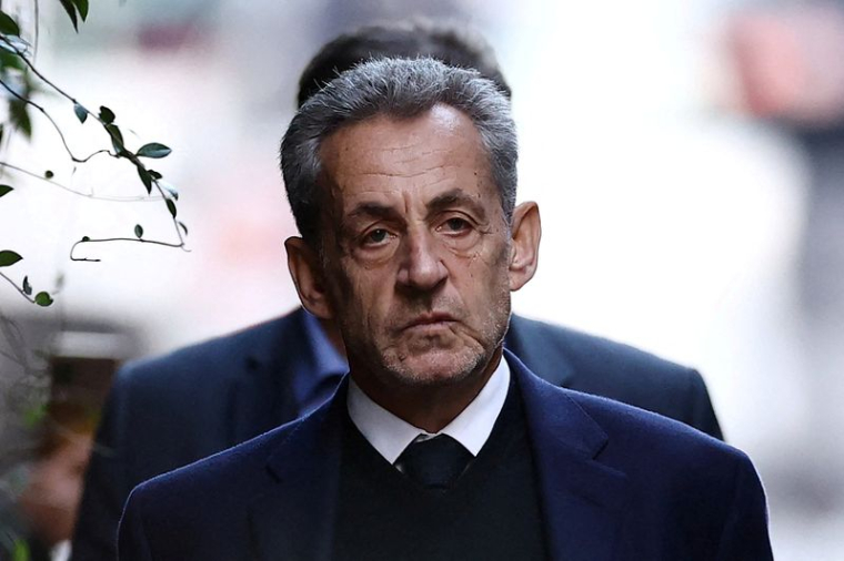 PHOTO DE DOSSIER : L'ancien président français Sarkozy entre en prison pour y purger une peine de cinq ans