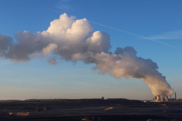 Une vue de la centrale de charbon du fournisseur allemand RWE, à Weisweiler