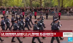 Funérailles d'Elizabeth II : le cercueil de la reine défile dans les rues de Londres