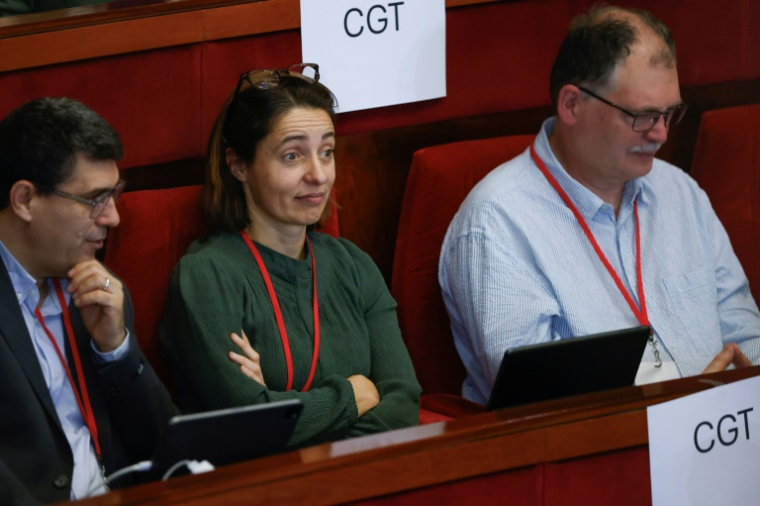 La secrétaire générale de la CGT, Sophie Binet (C), lors du lancement de la conférence Travail et retraites, le 5 décembre 2025 à Paris ( AFP / Ian LANGSDON )