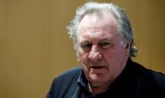 Le procès de l'acteur français Depardieu, accusé d'agression sexuelle sur deux femmes, se poursuit à Paris