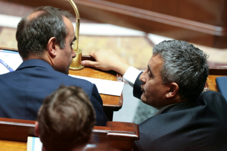 Le Premier ministre Sébastien Lecornu (g) et le ministre de la Justice Gérald Darmanin lors des questions au gouvernement à l'Assemblée nationale, le 23 juin 2026 à Paris ( AFP / Alain JOCARD )