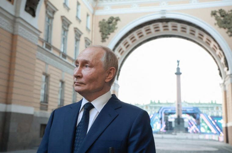 Vladimir Poutine à Saint-Pétersbourg, en Russie, le 12 septembre 2024. ( POOL / VYACHESLAV PROKOFYEV )