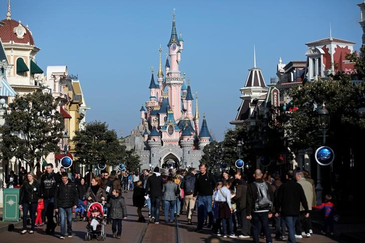 DISNEY: LE BÉNÉFICE DU 1ER TRIMESTRE PORTÉ PAR LES PARCS À THÈMES