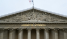 La "niche fiscale" des retraités est l'un des points les plus sensibles du projet de loi de finances (PLF): le remplacement de l'abattement fiscal de 10% dont ils bénéficient sur leur pension par un forfait de 2.000 euros ( AFP / Martin LELIEVRE )