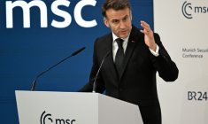 Le président français Emmanuel Macron s'exprime à la tribune de la Conférence de Munich sur la sécurité, le 13 février 2026 ( AFP / THOMAS KIENZLE )