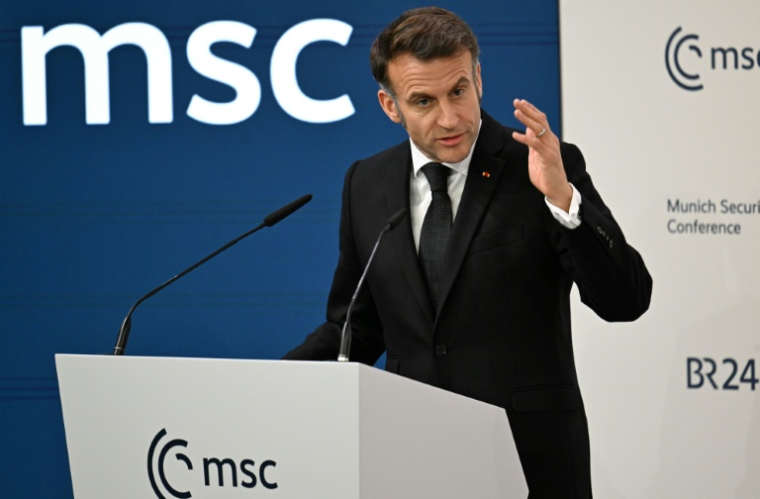 Le président français Emmanuel Macron s'exprime à la tribune de la Conférence de Munich sur la sécurité, le 13 février 2026 ( AFP / THOMAS KIENZLE )