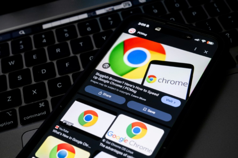 Dans cette photo d’illustration, des logos de Google Chrome sont affichés sur un écran de téléphone, le 21 novembre 2024 à Austin, au Texas ( GETTY IMAGES NORTH AMERICA / Brandon Bell )