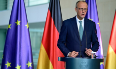 Le chancelier allemand Friedrich Merz face aux journalistes à l'issue d'une réunion à Berlin, le 28 juillet 2025 ( AFP / John MACDOUGALL )