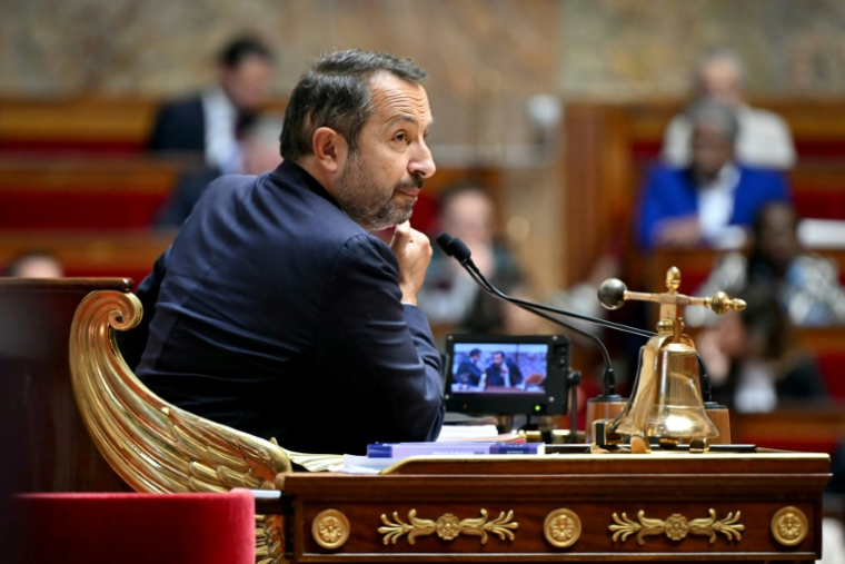 Sébastien Chenu, député du Rassemblement national (RN) et vice-président de l'Assemblée nationale, préside une séance lors de la journée réservée à l'Assemblée nationale, le 8 octobre 2026 à Paris ( AFP / LOU BENOIST )