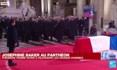 Emmanuel Macron rend hommage à Joséphine Baker lors de son entrée au Panthéon