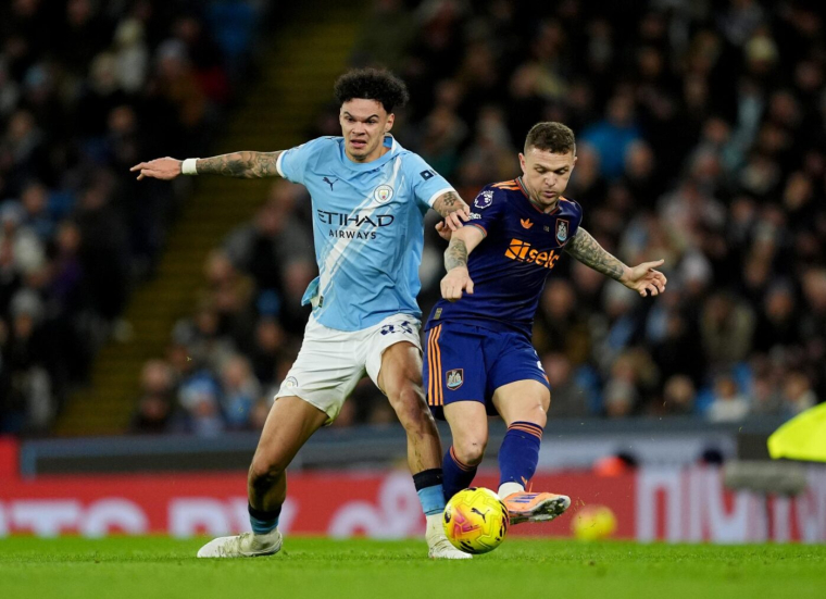 Manchester City s’impose face à Newcastle et revient à deux points d’Arsenal
