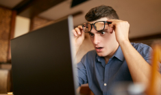 Au final, est-ce que le compte courant ne serait pas le support de placement préféré des Français ? ( Crédits : © artiemedvedev - stock.adobe.com)