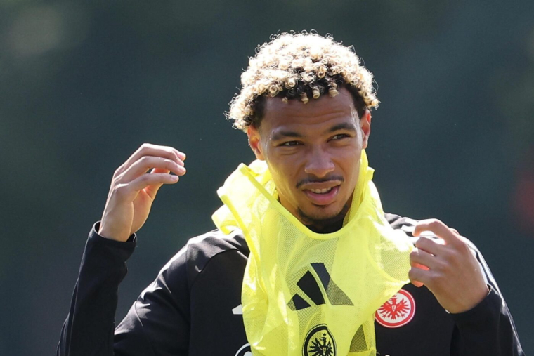 Hugo Ekitike signe déjà un record