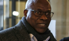 L'ancien médecin rwandais Sosthène Munyemana arrive au palais de justice de Paris pour son procès pour génocide et crimes contre l'humanité lors des massacres de 1994 au Rwanda, le 14 novembre 2023 ( AFP / ALAIN JOCARD )