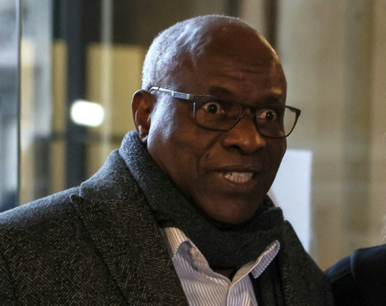 L'ancien médecin rwandais Sosthène Munyemana arrive au palais de justice de Paris pour son procès pour génocide et crimes contre l'humanité lors des massacres de 1994 au Rwanda, le 14 novembre 2023 ( AFP / ALAIN JOCARD )