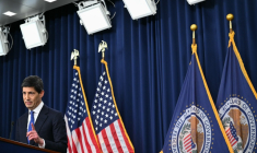 Le patron de la Fed, Kevin Warsh, donne une conférence de presse, le 16 septembre 2026 à Washington ( AFP / SAUL LOEB )