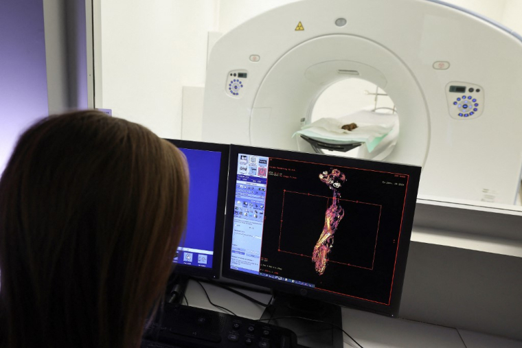 ( AFP / FREDERICK FLORIN )