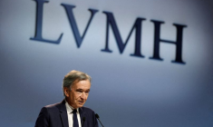 Bernard Arnault, président-directeur général de LVMH, présente ses résultats pour l'année 2025 à Paris