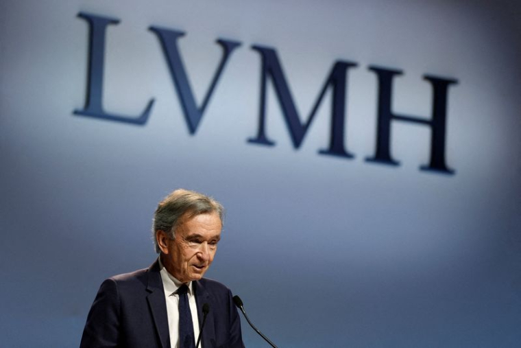 Bernard Arnault, président-directeur général de LVMH, présente ses résultats pour l'année 2025 à Paris
