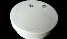 Une décision de justice rappelle les risques à ne pas installer de détecteur de fumée dans un logement (Crédits: Pixabay PublicDomainPictures)