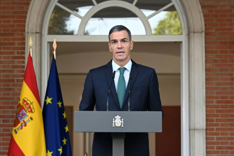 Le Premier ministre espagnol Pedro Sanchez annonce un ensemble de mesures dont un embargo sur les armes pour Israël, le 8 septembre 2025 ( LA MONCLOA / Borja Puig de la Bellacasa )
