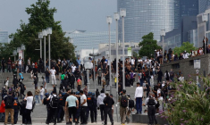La police anti-émeute française affronte des manifestants à Nanterre, en France
