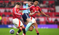 Manchester United tient tête à Arsenal