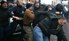 Affrontements entre membres de la Coordination rurale (CR) et CRS à Toulouse le 27 janvier 2026  ( AFP / Lionel BONAVENTURE )