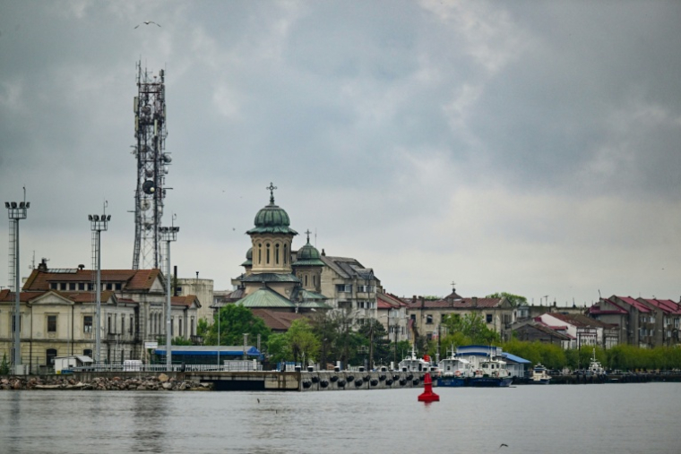 Vue partielle de Sulina sur les bords du Danube, en Roumanie le 10 mai 2026 ( AFP / Daniel MIHAILESCU )