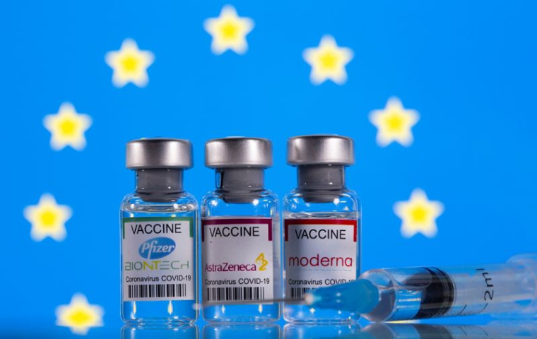 CORONAVIRUS: L'UE VEUT ACHETER 1,8 MILLIARD DE VACCINS À PFIZER-BIONTECH