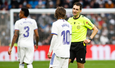 L'arbitre du Clásico en larmes face à la presse à la veille de la finale de Coupe du Roi