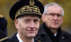 Le préfet de la région Ile de France Michel Cadot assiste à une cérémonie à l'Arc de Triomphe